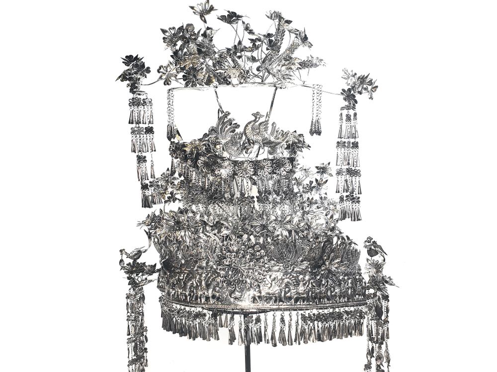 Decorative objects - Chinese Minority Headdress and Jewelry - ASIADECORATION / OBJETSCHINOIS