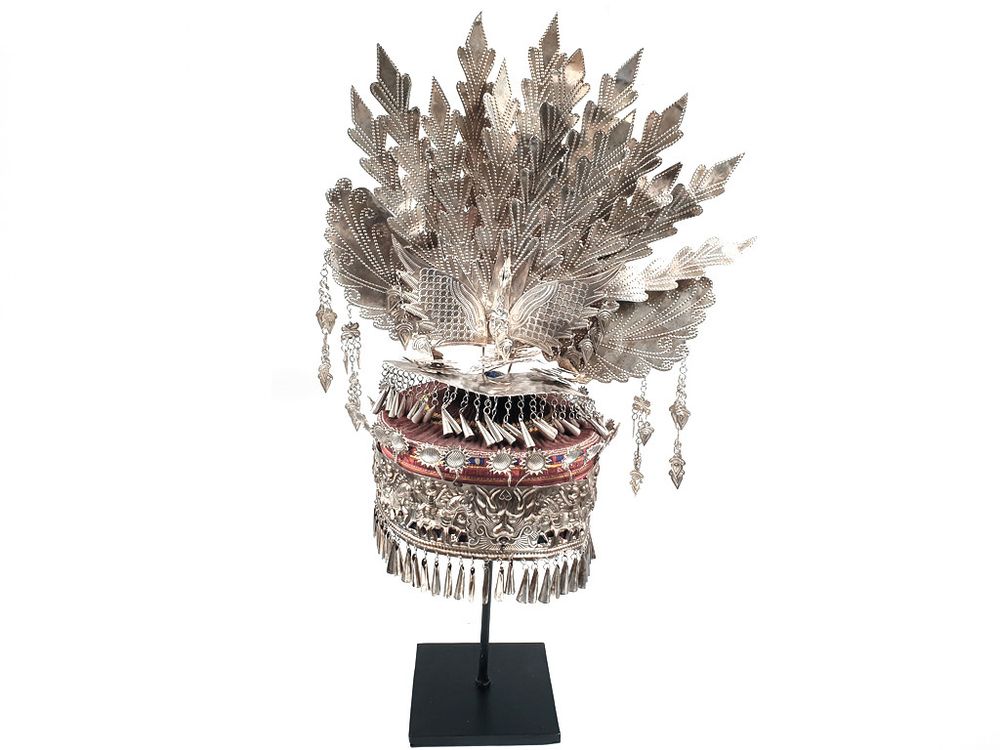 Decorative objects - Chinese Minority Headdress and Jewelry - ASIADECORATION / OBJETSCHINOIS