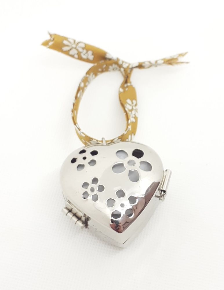 Scent diffusers - Cube or Heart for Car Perfume - AUTOUR DU PARFUM
