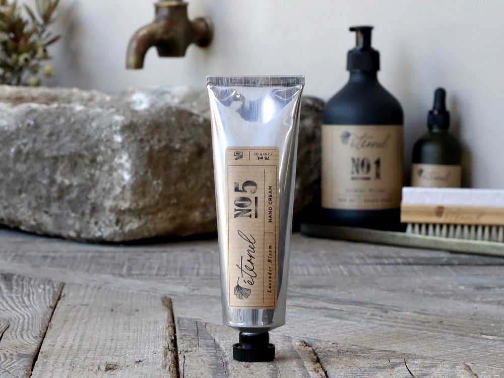 Beauty products - Éternel hand care - CHIC ANTIQUE A/S