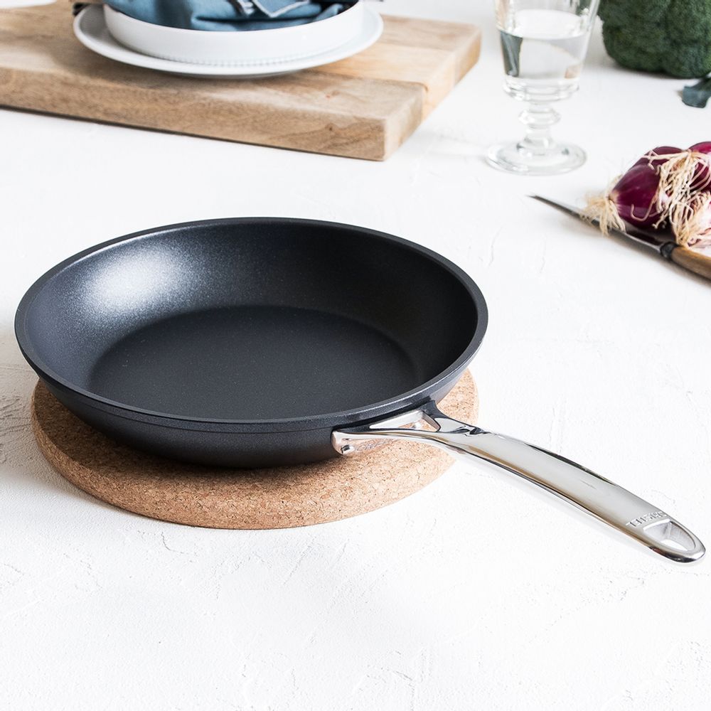 Frying pans - Exceliss+ non-stick aluminium frying pan 20cm Castel'Pro - CRISTEL