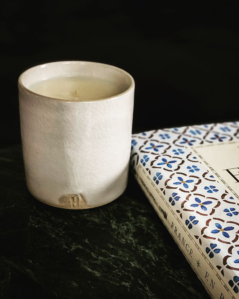 Céramique - BOUGIE PARFUMÉE, H. "parfumiconique maison HUTTE" - H U T T E