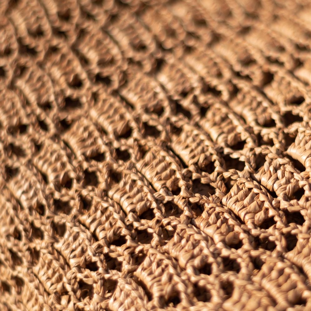 Cadeaux - FLAT BAG JANE Sac à bandoulière en raphia avec pompon - SANABAY PARIS