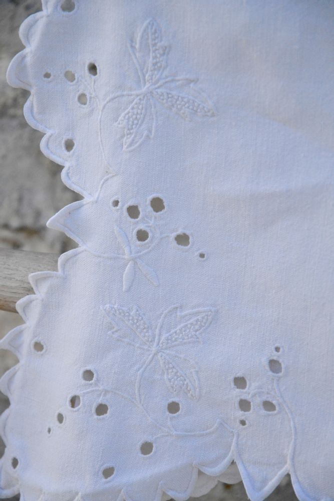 Tea towel - old wheel - FAMILY ROOM