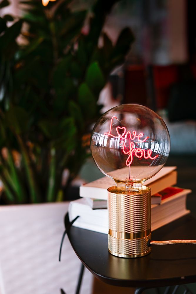 Ampoules pour éclairage intérieur - Le message dans l'ampoule - ELEMENTS LIGHTING