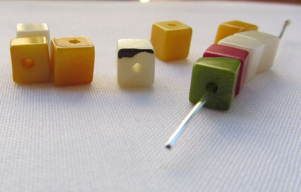 Artistic hardware - Cubes in TaguaNut. Vegetal ivory - TIERRATAGUA & CREATIERRA