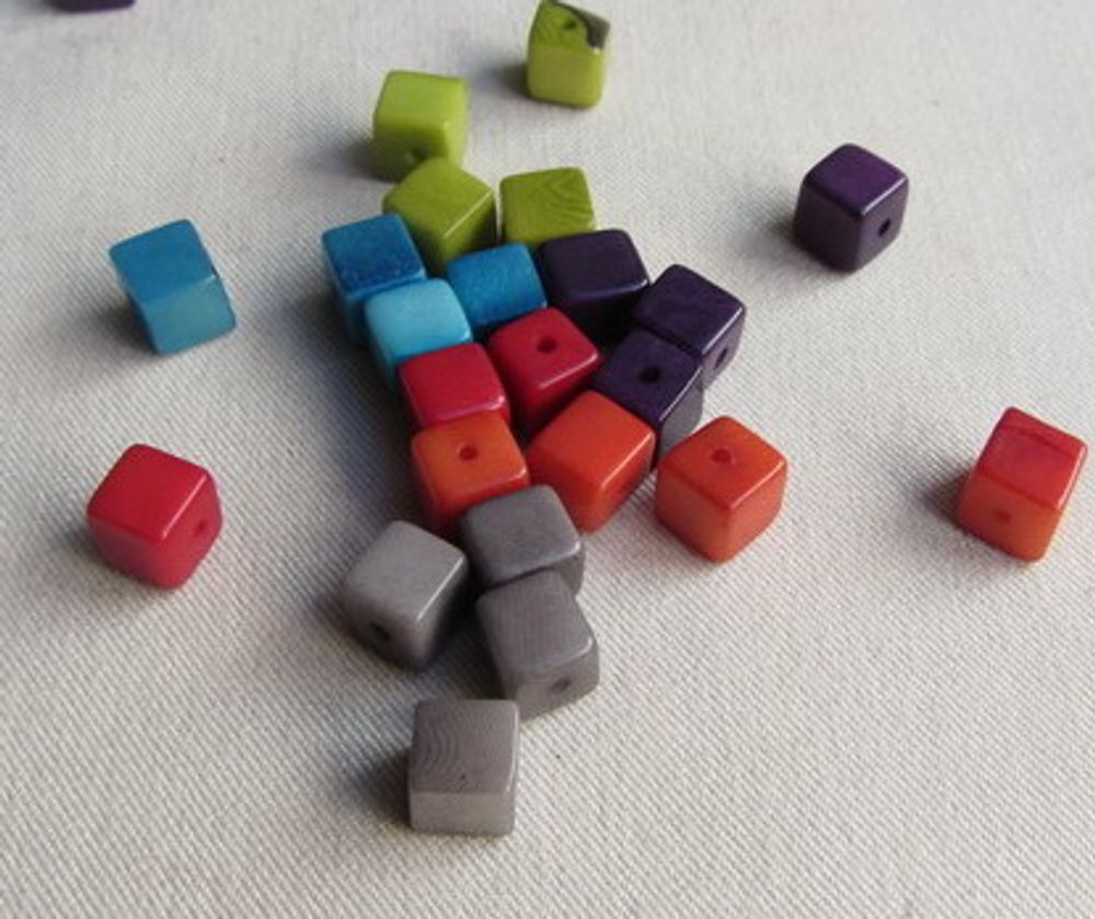 Artistic hardware - Cubes in TaguaNut. Vegetal ivory - TIERRATAGUA & CREATIERRA