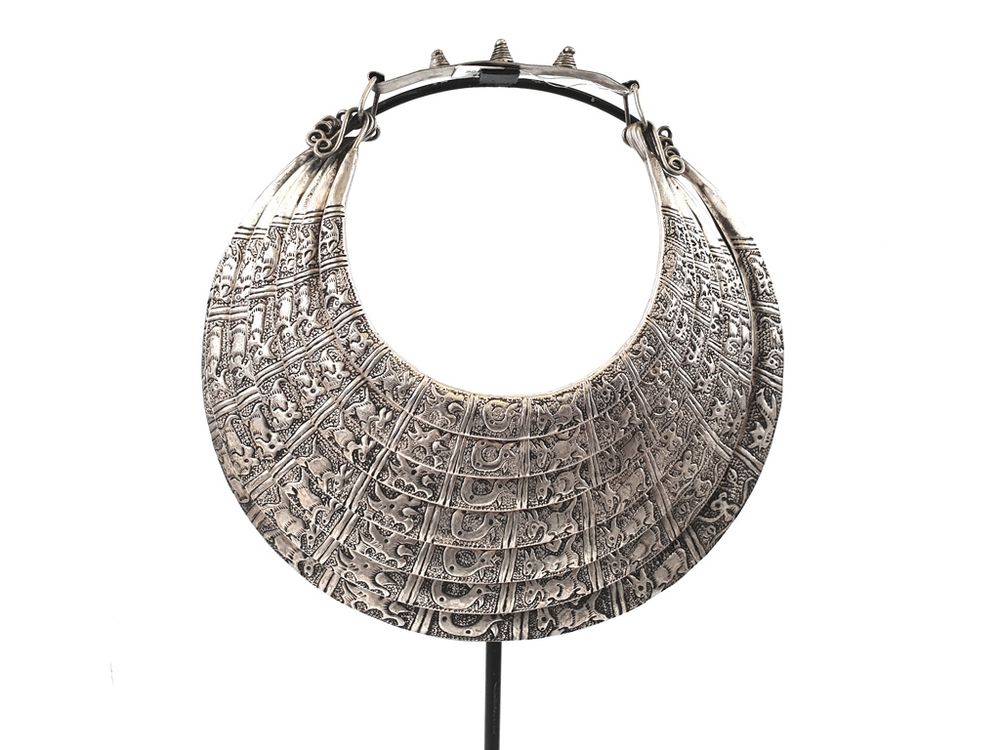 Decorative objects - Chinese Minority Headdress and Jewelry - ASIADECORATION / OBJETSCHINOIS