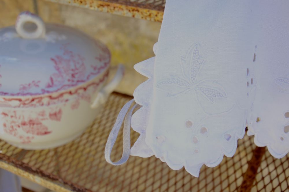 Tea towel - old wheel - FAMILY ROOM