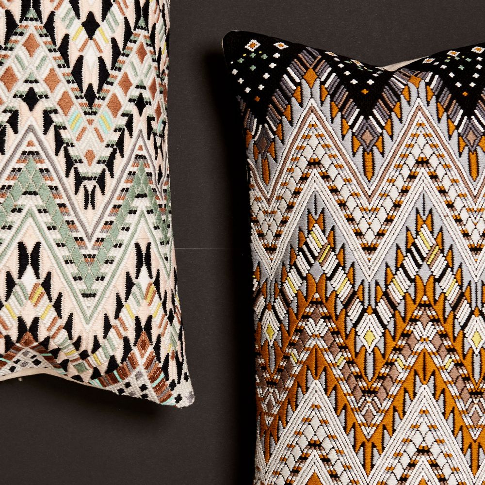Comforters and pillows - BROCADO SERPIENTE CUSHION BROWN - NATA Y LIMÓN
