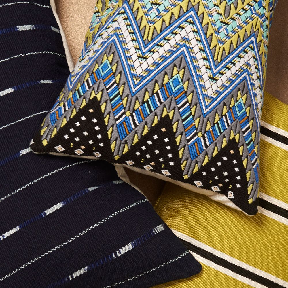 Comforters and pillows - BROCADO SERPIENTE CUSHION BLUE - NATA Y LIMÓN