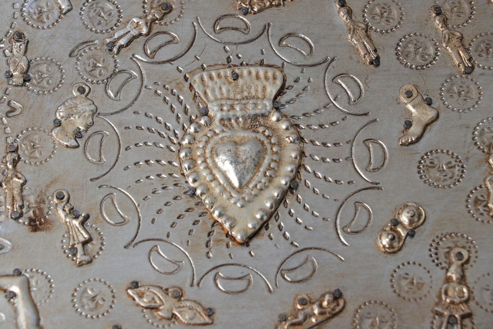 Caskets and boxes - Ex Voto decorative chest with inlaid treasure in wood and metal - PINK PAMPAS