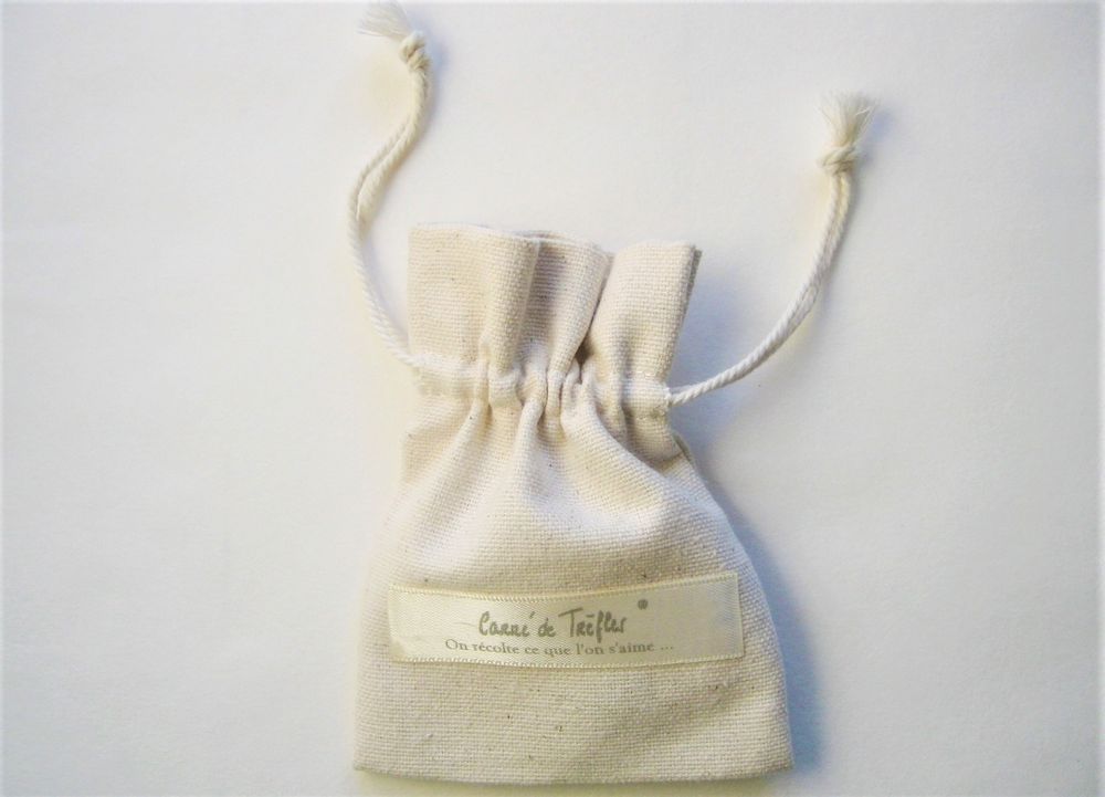 Bijoux - Collier mini trèfle - CARRÉ DE TRÈFLES
