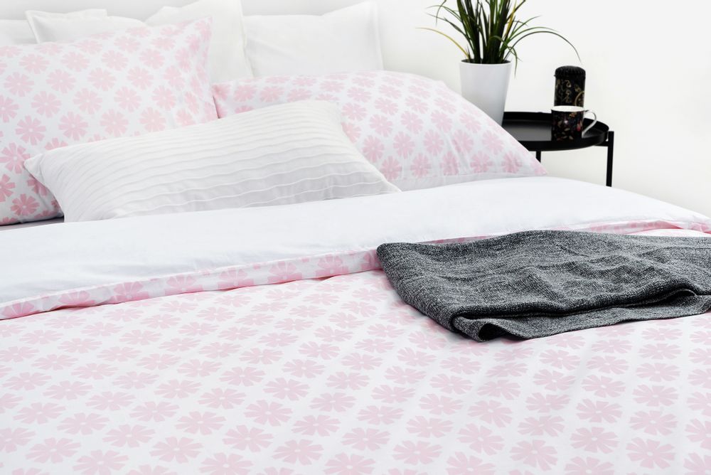 Bed linens - Pink Leisure Duvet Cover Set - MARSALA HOME ®