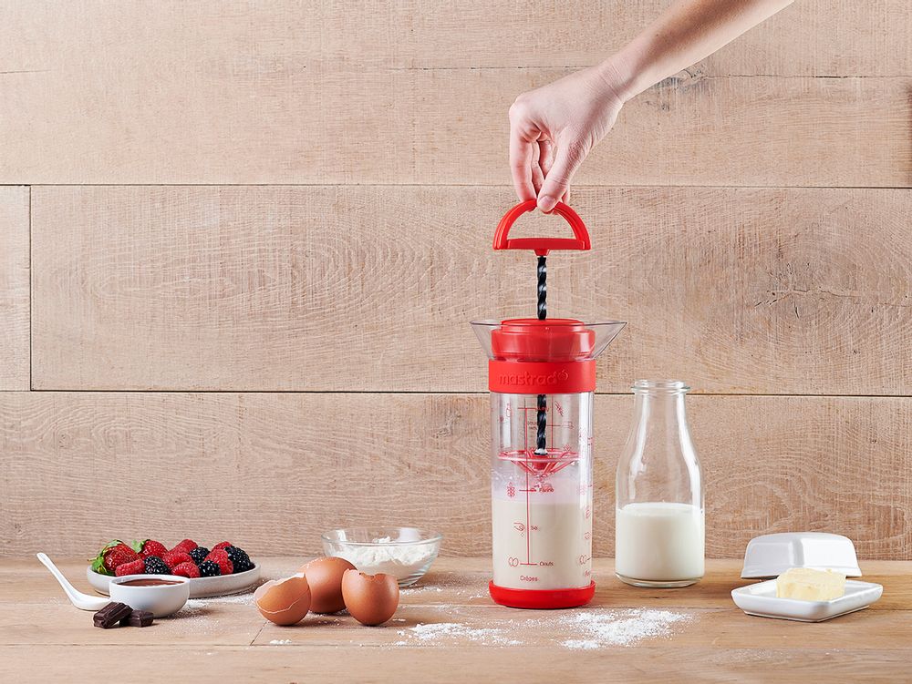 Ustensiles de cuisine - TWIST'N MIX - SHAKER A CREPE - ROUGE - M&CO