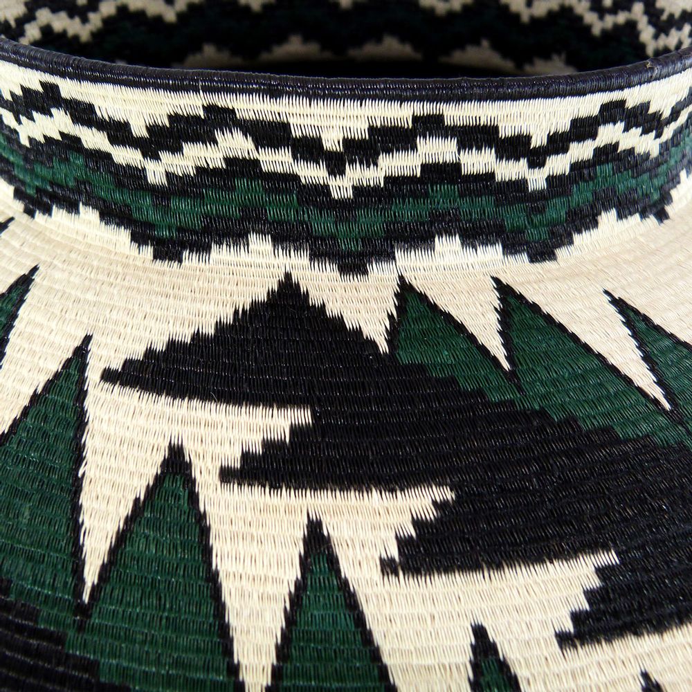 Objets de décoration - Panier Wounaan Motif plumes vertes et noires - RAINFOREST BASKETS