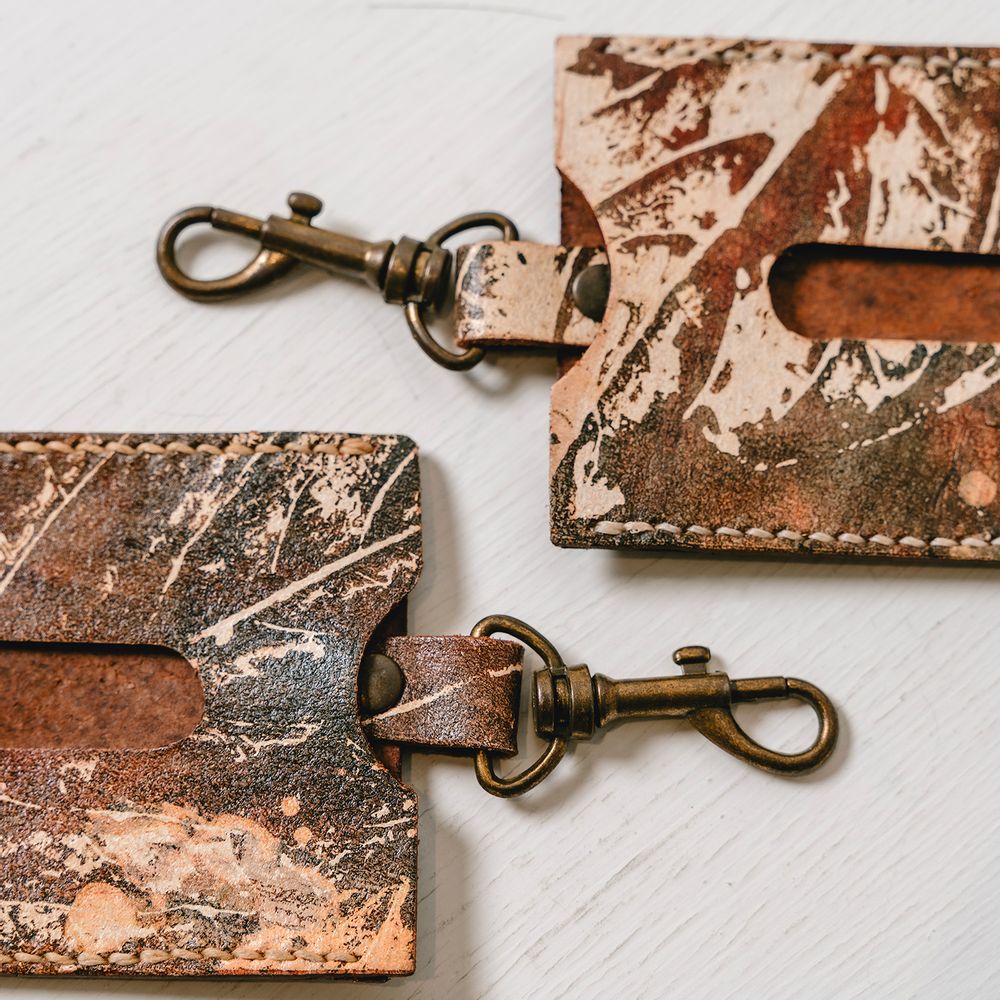 Petite maroquinerie - Le porte-carte en cuir avec le leaf rubbing - TAITUNG ESSENCE - PIYOUNG