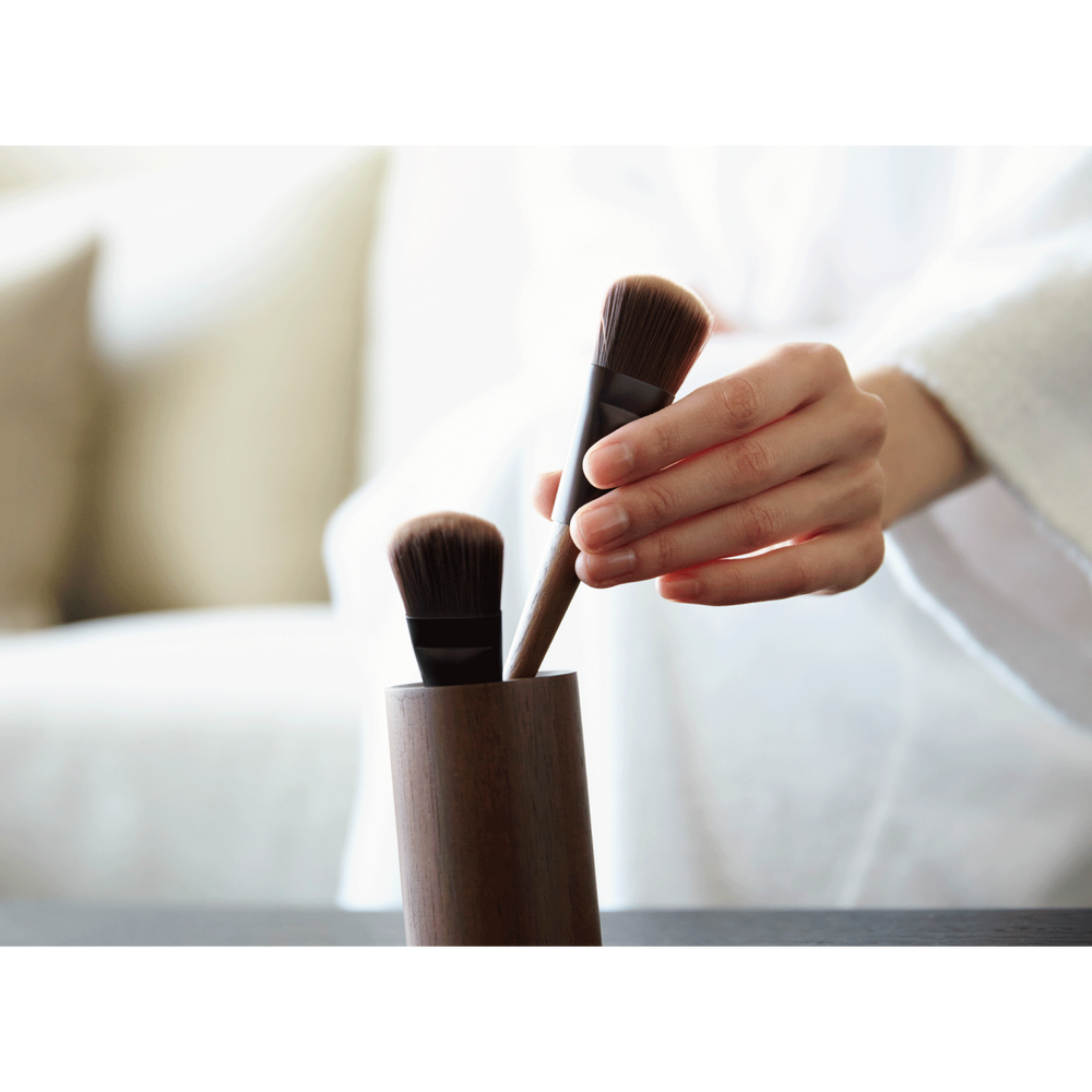 Design objects - Naderu brush, SUVÉ Collection - SHAQUDA