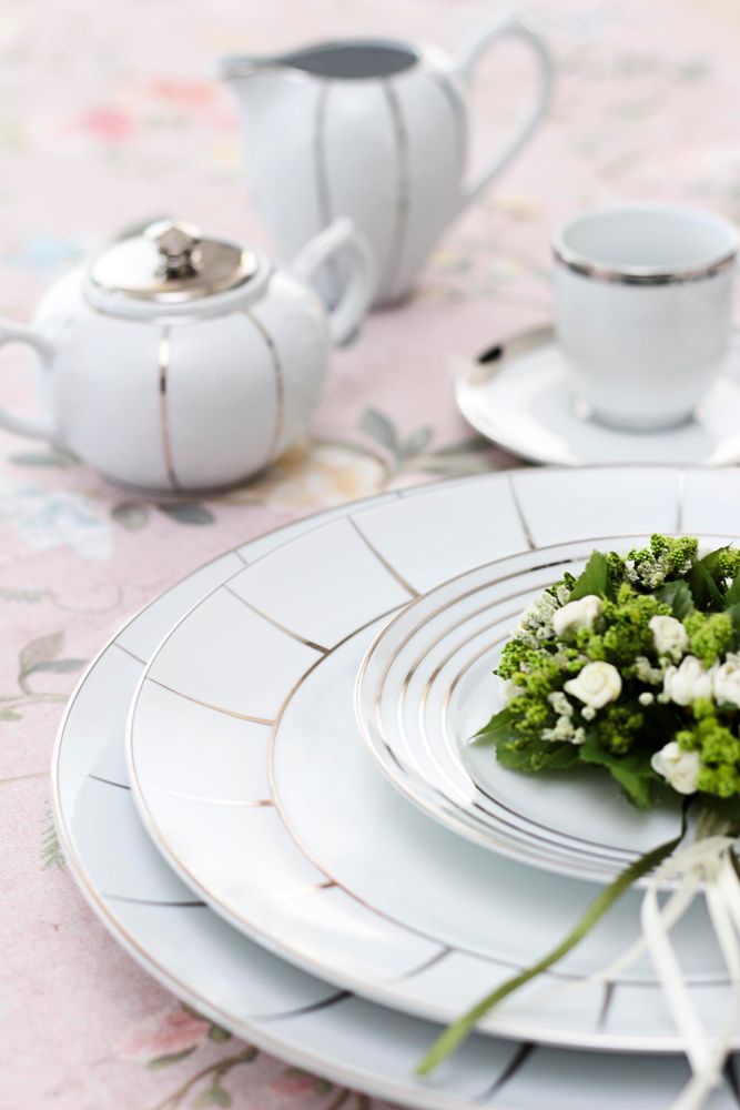 Assiettes de réception - Excentric assiettes en porcelaine - PORCEL