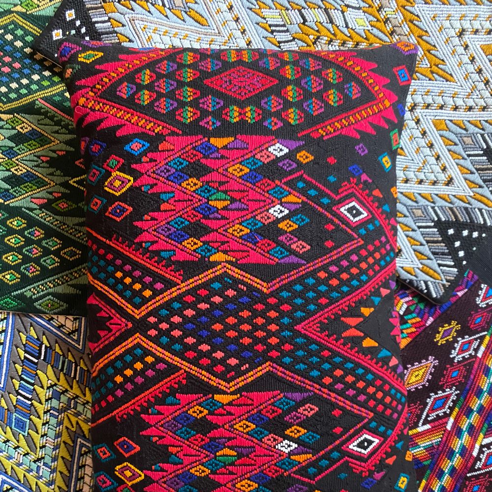 Comforters and pillows - BROCADO IXKOT CUSHION RED - NATA Y LIMÓN