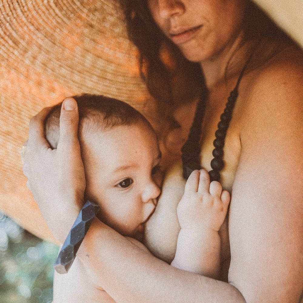 Gifts - Colomba | Carrier, Nursing and Teething Collar - MINTYWENDY