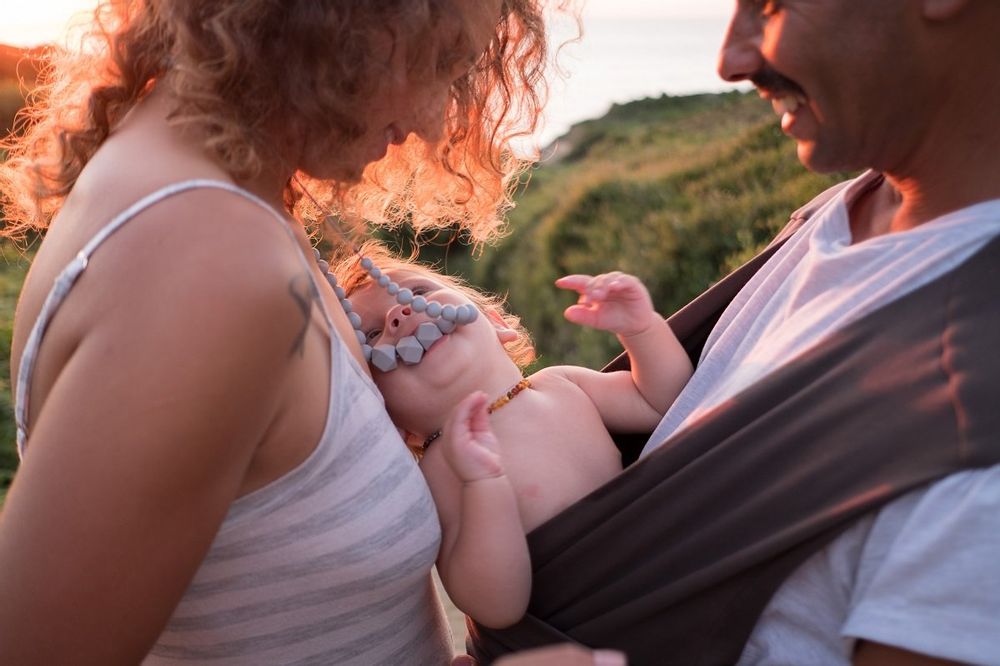 Gifts - Baby carrier, breastfeeding and Teething Necklace | Monochrome Gris - MINTYWENDY