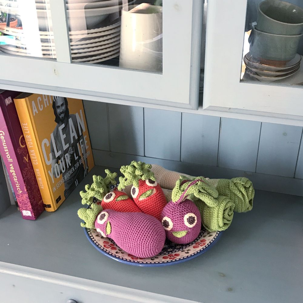 Toys - BETTY BEETROOT - BABY RATTLE 100% ORGANIC COTON - MYUM - THE VEGGY TOYS