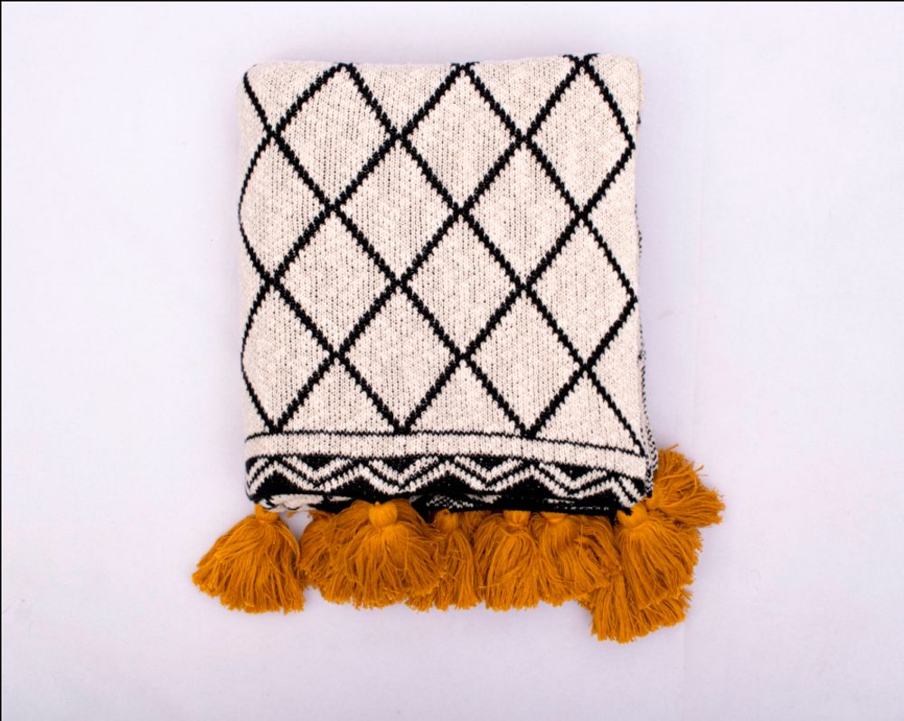 Plaids - DIAMOND TASSEL THROW - KANODIA GLOBAL (P) LTD