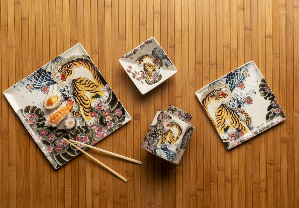 Decorative objects - Set of 4 porcelain platters Tatoo-age - PALAIS ROYAL