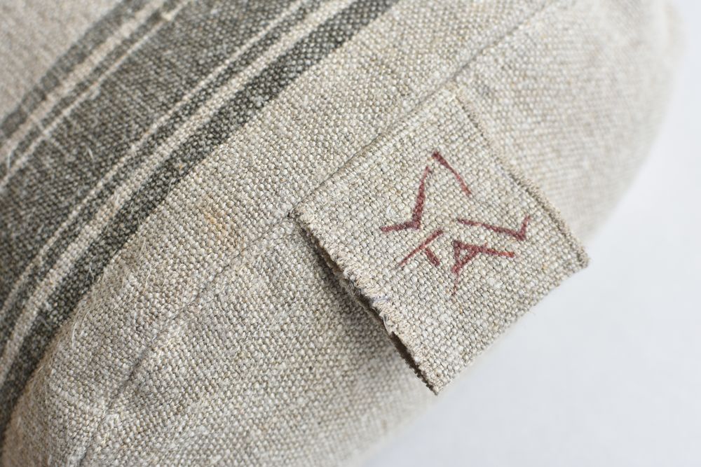 Fabric cushions - Coixí de pastor (Shepherd's pillow) - VITAL