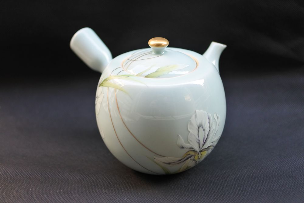 Tea and coffee accessories - Celadon Iris tea pot - YUKO KIKUCHI