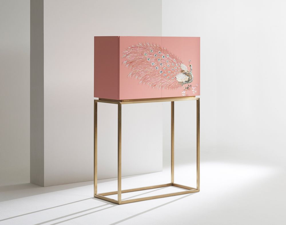 Consoles - ROSE PAON, Armoire à pieds en nacre dorée - ARIJIAN