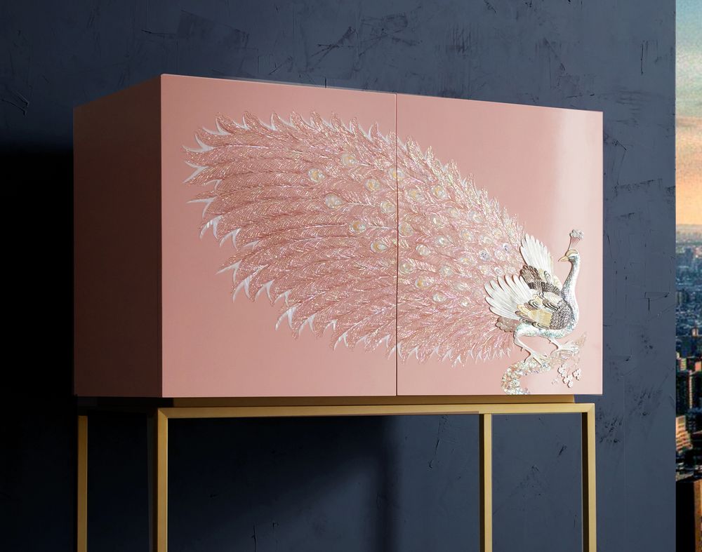 Consoles - ROSE PAON, Armoire à pieds en nacre dorée - ARIJIAN