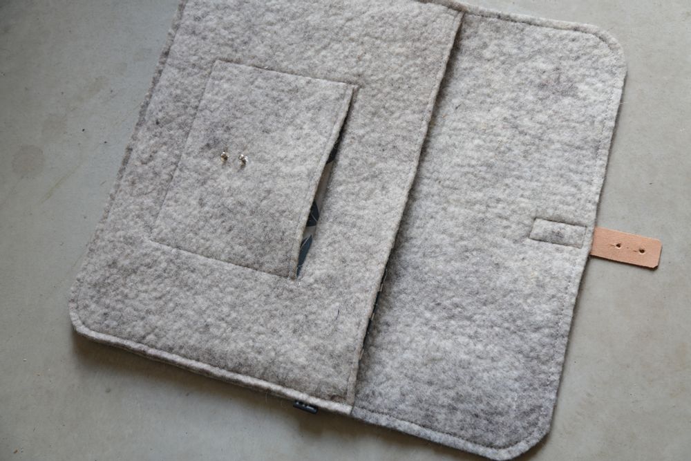 Clutches - Computer Sleeve - HL- HELOISE LEVIEUX