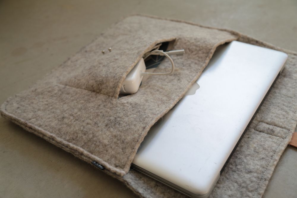 Clutches - Computer Sleeve - HL- HELOISE LEVIEUX