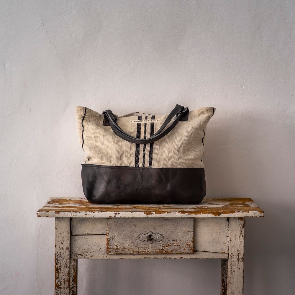 Bags and totes - Bag: Handwoven antique Hungarian hemp - LINEAGE BOTANICA - THE ART OF WELLBEING