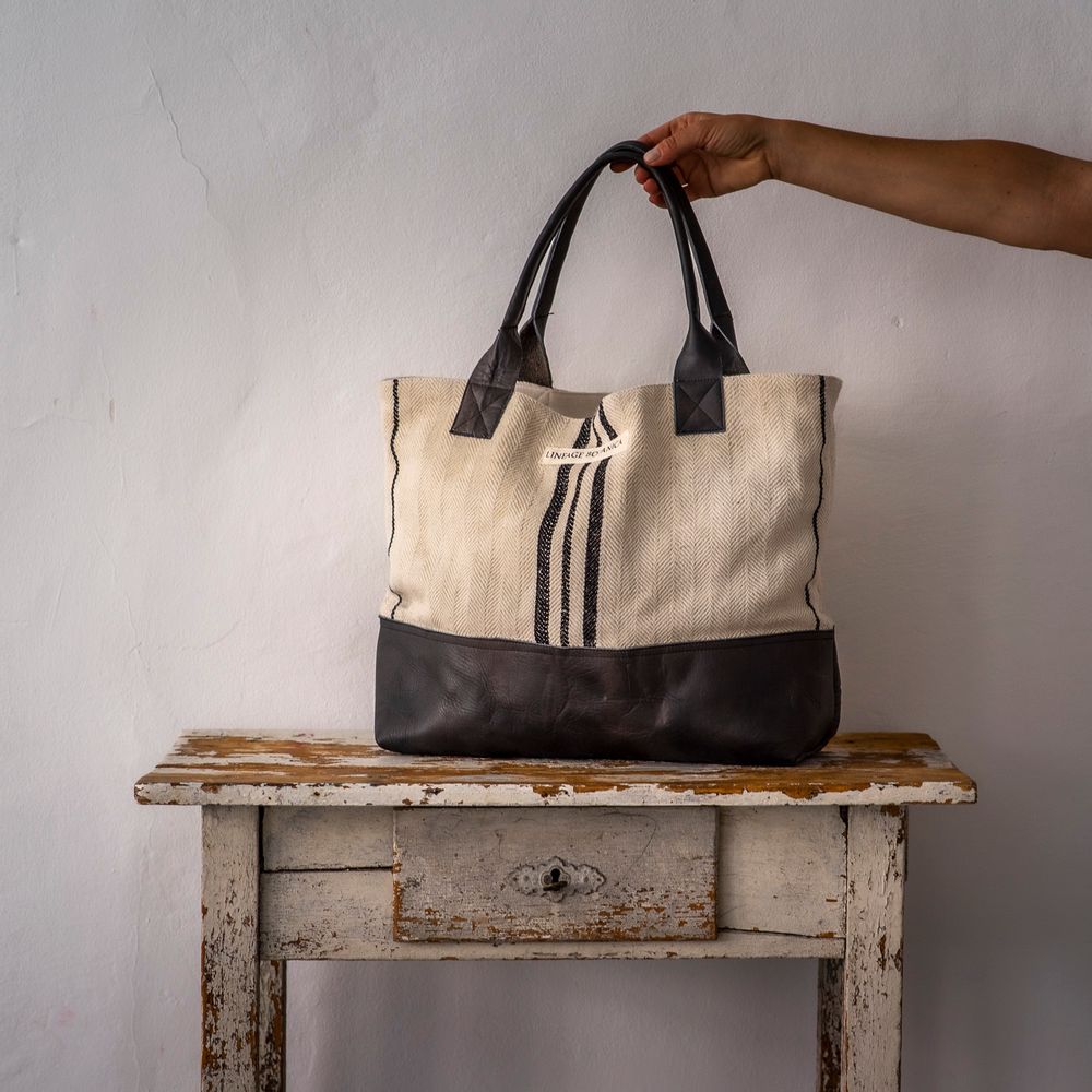 Bags and totes - Bag: Handwoven antique Hungarian hemp - LINEAGE BOTANICA - THE ART OF WELLBEING