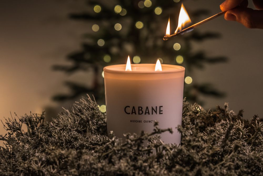 Guirlandes et boules de Noël - BOUGIE PARFUMÉE, CABANE - H U T T E