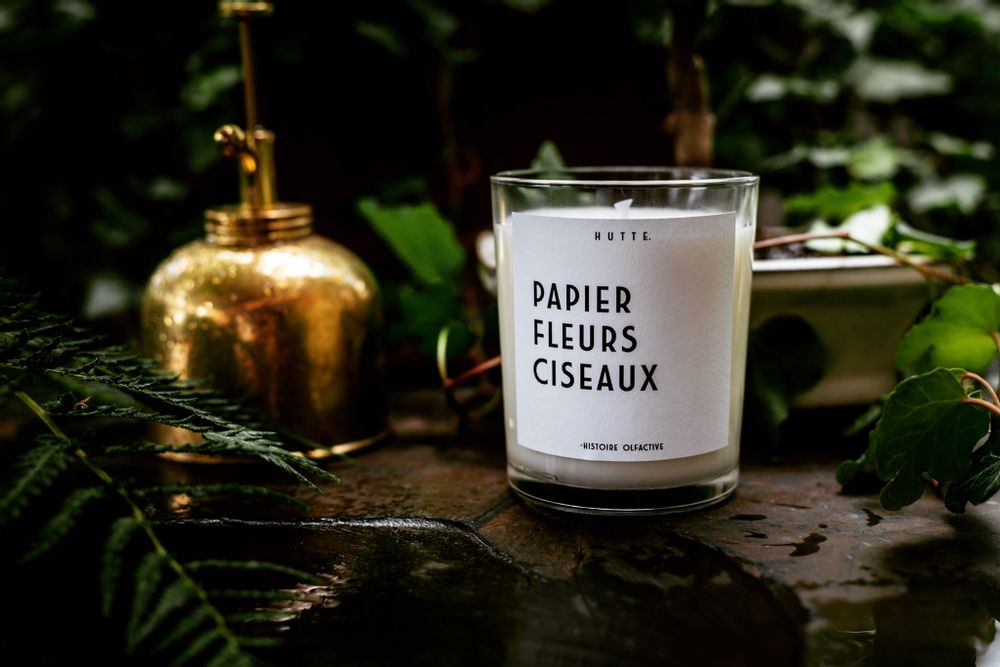 Objets de décoration - BOUGIE PARFUMÉE, PIPE ET TOURNE DISQUE - H U T T E