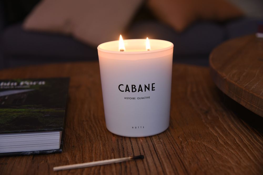 Guirlandes et boules de Noël - BOUGIE PARFUMÉE, CABANE - H U T T E