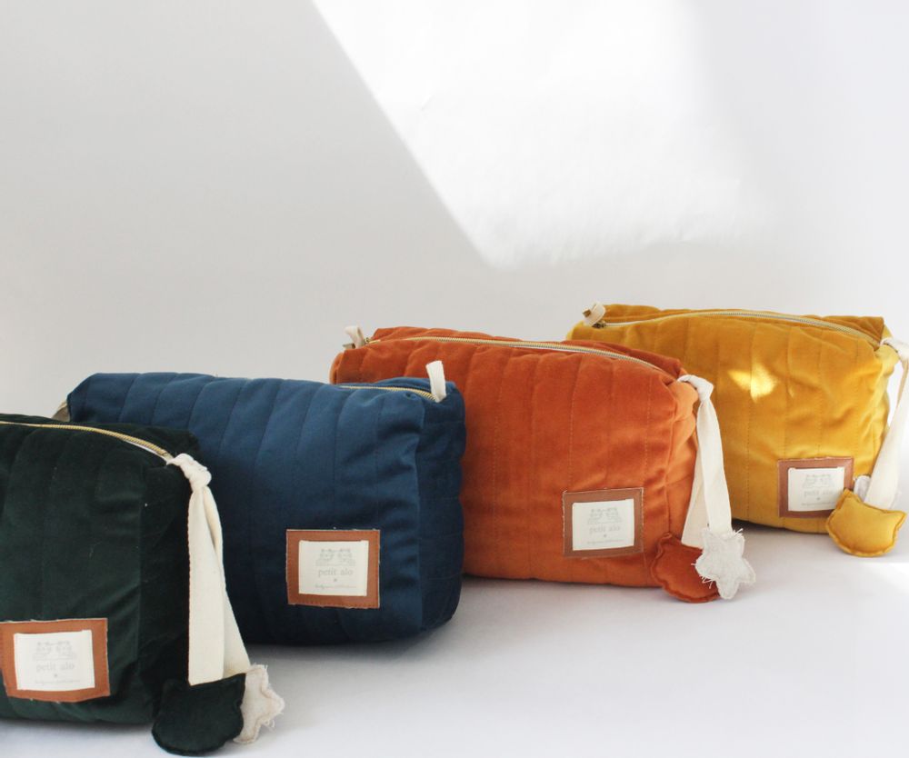 Sacs et cabas - GREEN VELVET TOILETRY BAG - PETIT ALO