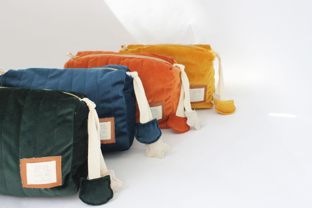 Sacs et cabas - GREEN VELVET TOILETRY BAG - PETIT ALO