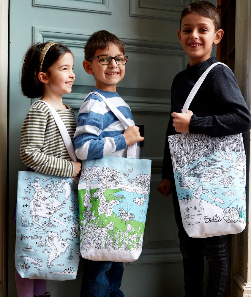 Sacs et cartables - sac cabas à colorier carte du monde - EATSLEEPDOODLE