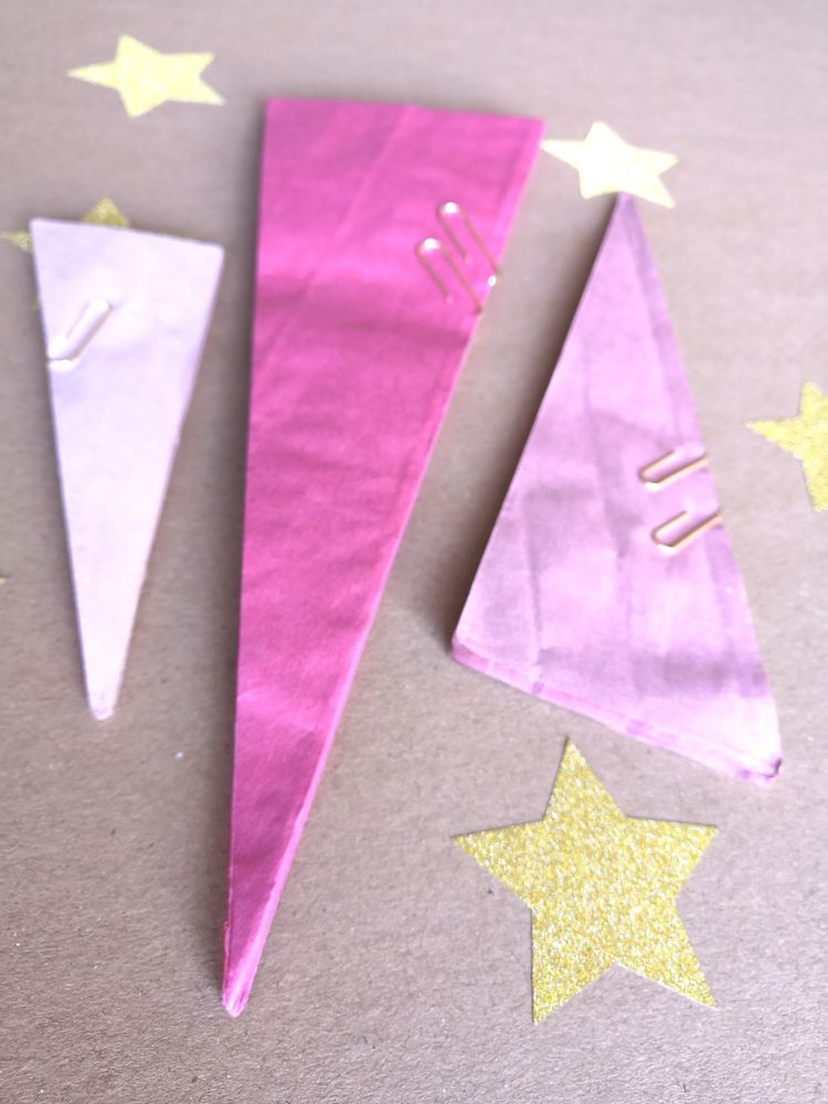 Guirlandes et boules de Noël - Ensemble d'arbres coniques - PAPERHOLIC ALL BOUT PAPER