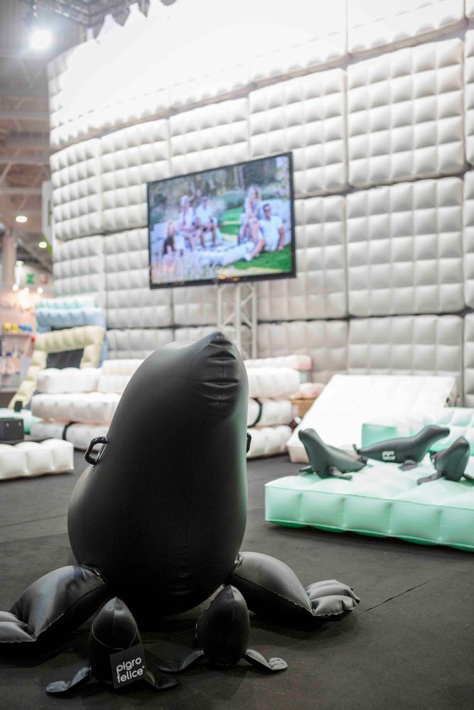 Verandas - Black Inflatable Seal - PIGRO FELICE