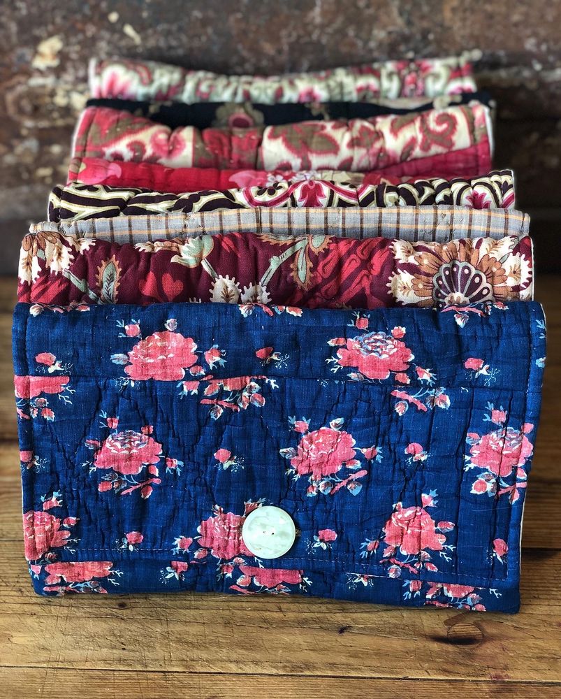 Christmas garlands and baubles - Christmas tree matching pouch - ROSE VELOURS