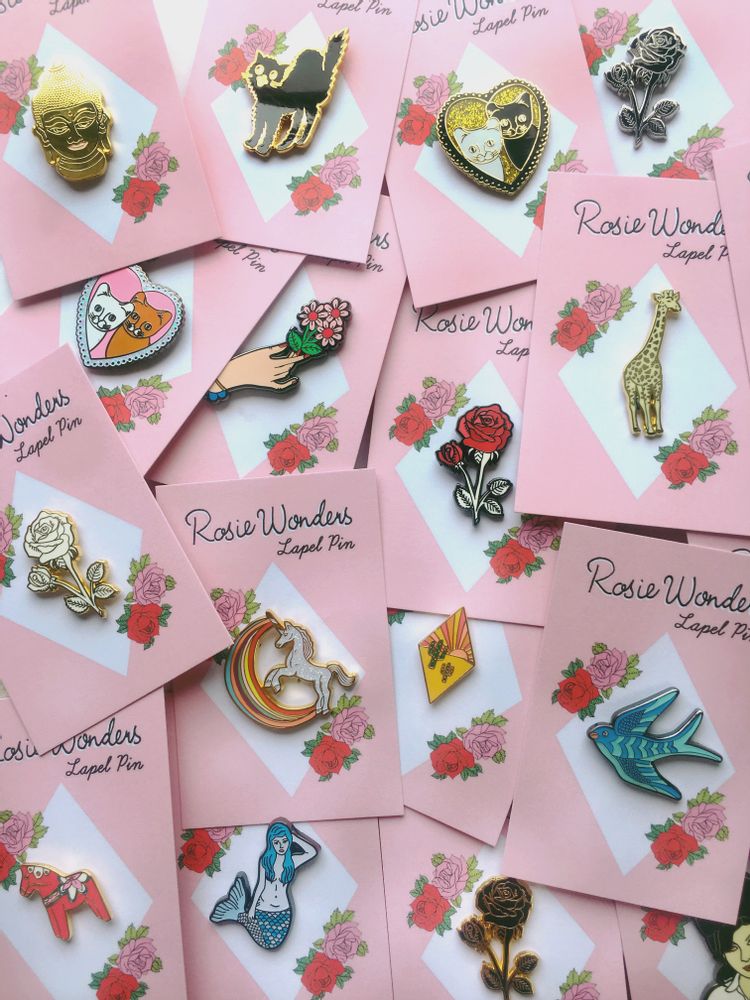Cadeaux - Épingles en émail - Différents styles - ROSIE WONDERS