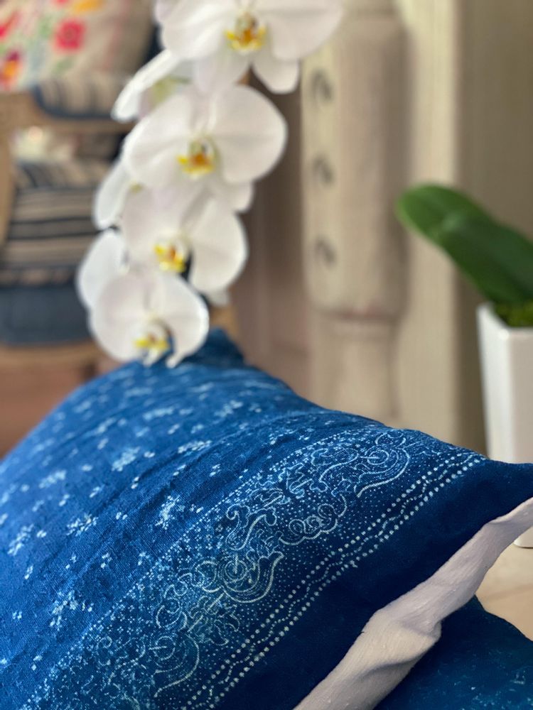 Couettes et oreillers  - Coussin en tissu de chanvre hongrois tissé à la main - LINEAGE BOTANICA - THE ART OF WELLBEING
