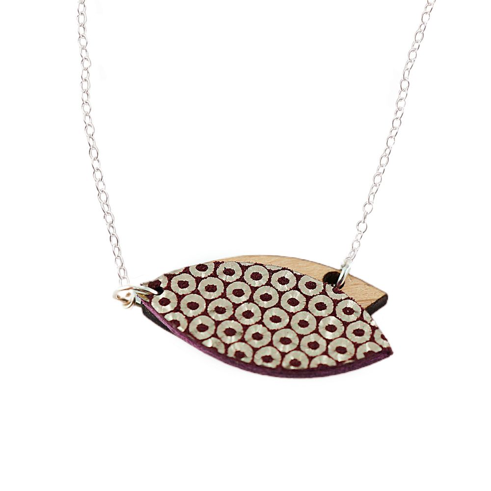 Jewelry - PETALE necklace in wood and leather gilded with fine gold - NI UNE NI DEUX BIJOUX