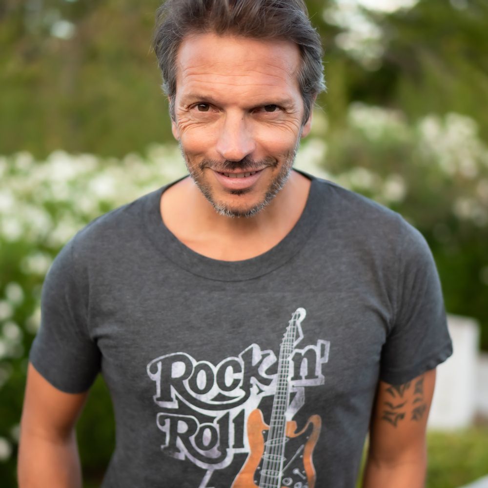 Apparel - GUITAR TSHIRT - FABULOUS ISLAND LTD